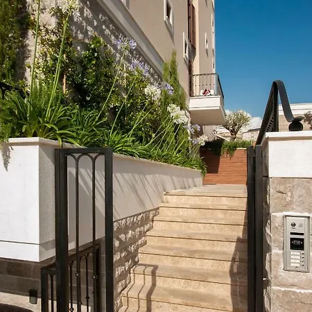 Vela Hotel