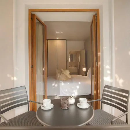 Vela Hotel 4*