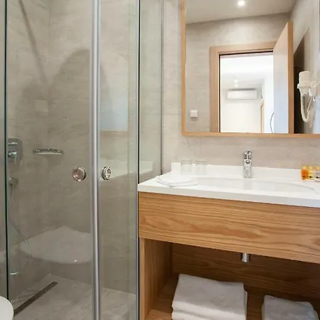 Vela Hotel 4*